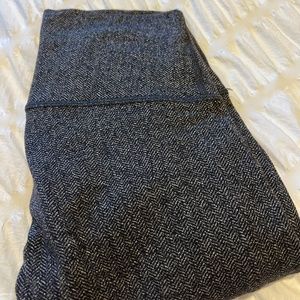 GUC LuluLemon Size 6 Herringbone Leggings